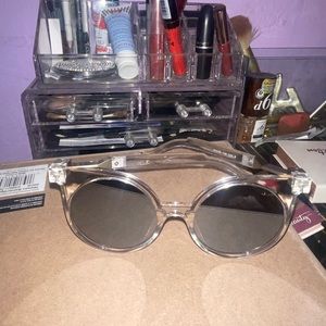 Chrome/silver sunglasses